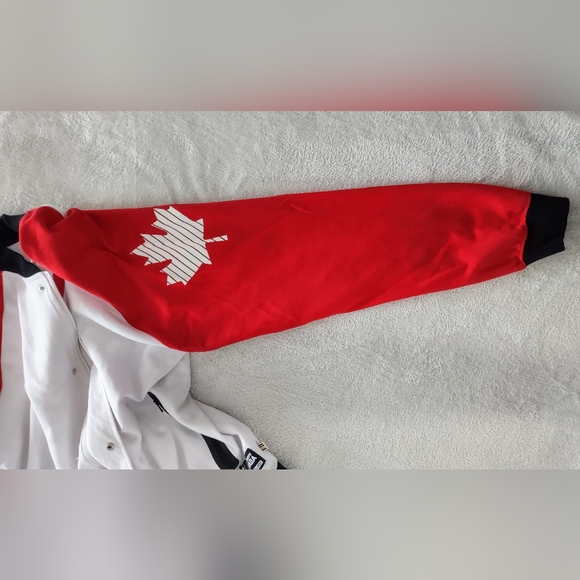 Hudson's Bay HBC Olympic Men's XL Team Canada Light Jacket - Picture 8 of 14